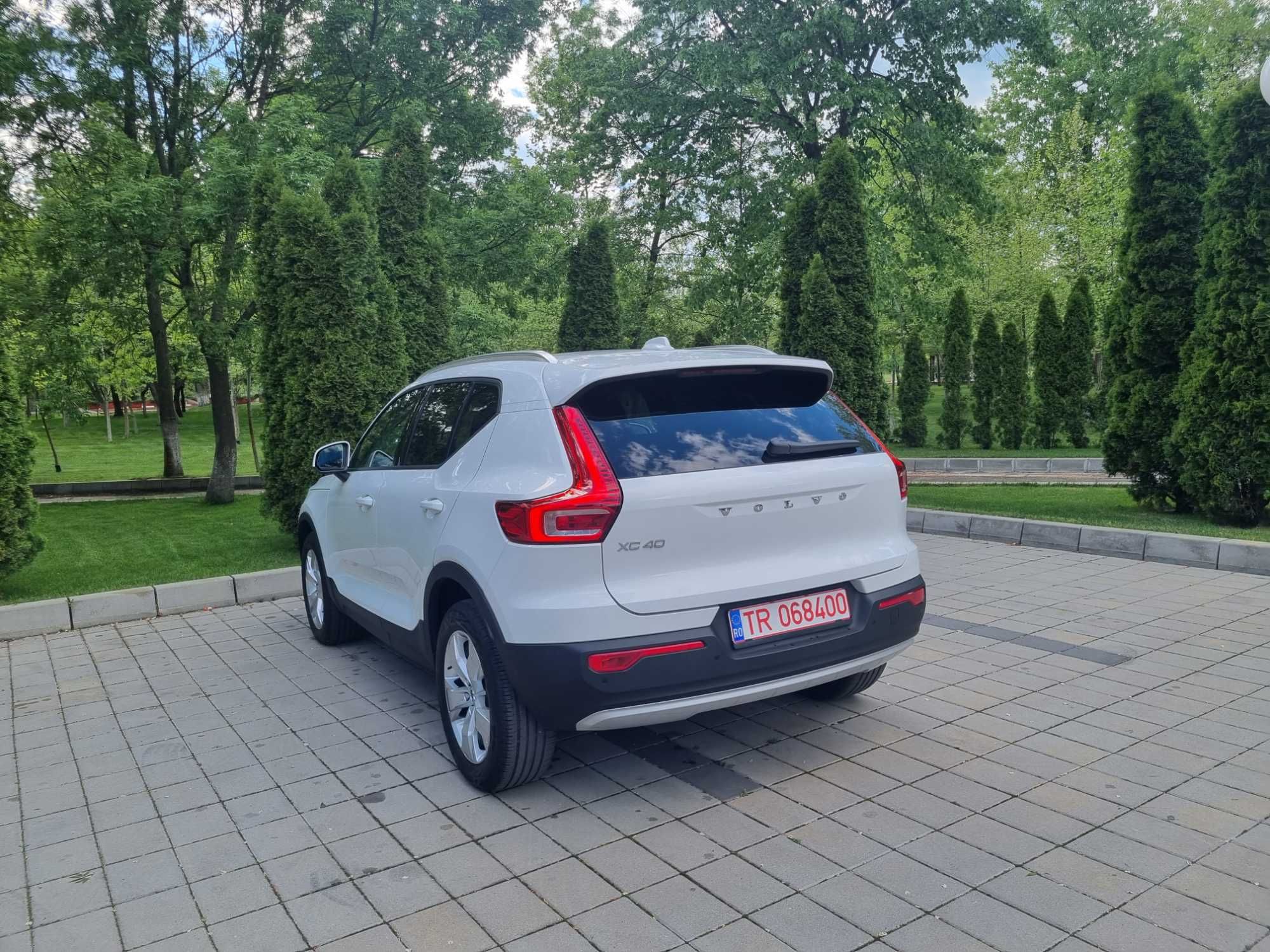 Volvo XC40 150 cp 22000 km