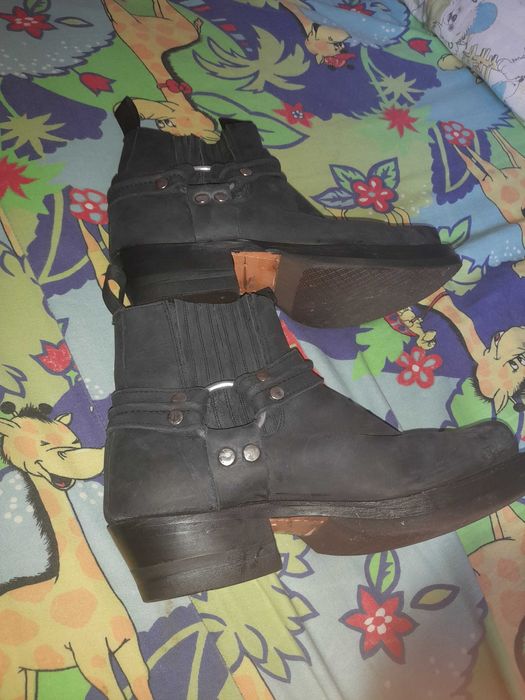 Cizme cu talpa groasa din piele 100%
