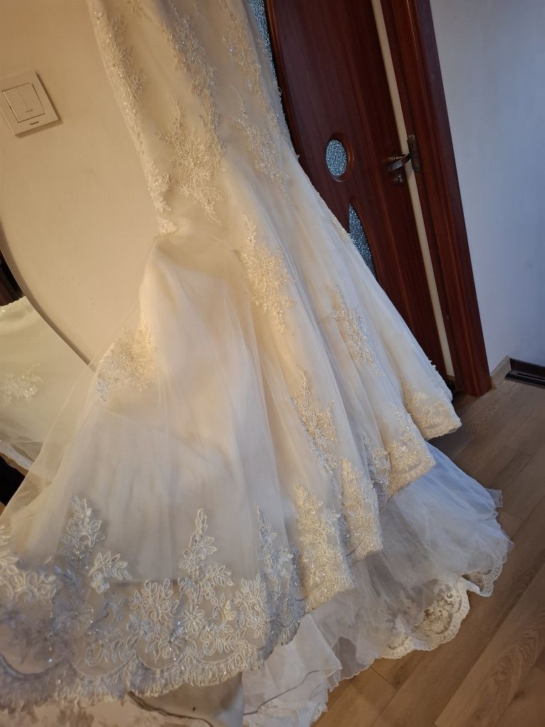 Rochie mireasa  de vanzare
