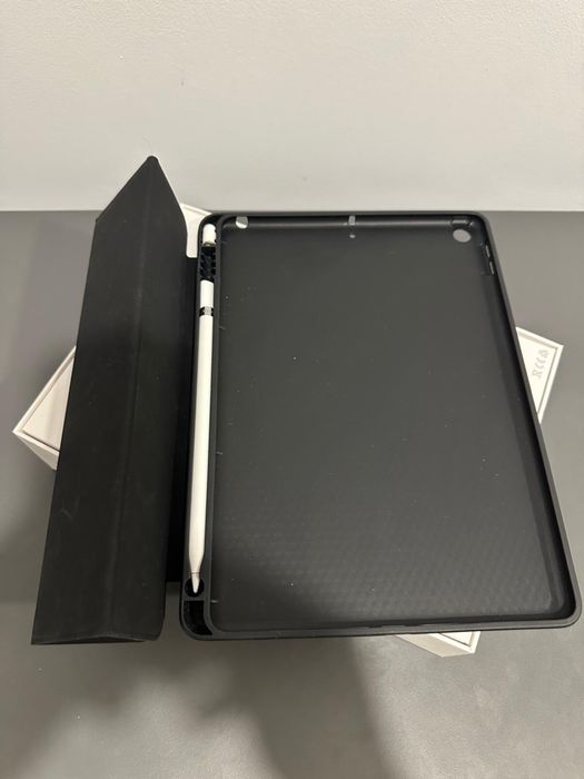 IPad (7 th generation) wi-fi, husa originala si apple pen incjluse