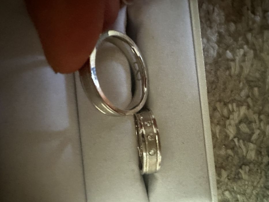 Verighete din aur alb de 14K cu diamante