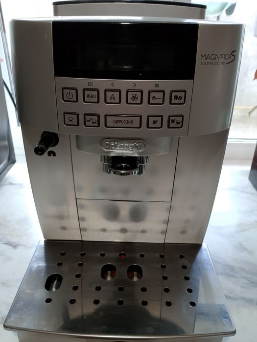 Продам кофемашину Делонги