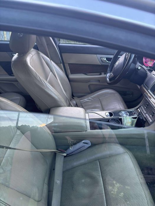Vand sau schimb jaguar xf 2011