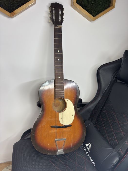 Chitara acustica maro