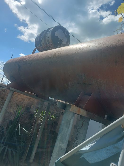 Цистерна с кран .