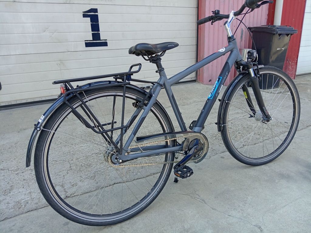 Vând bicicleta din aluminiu pentru bărbați