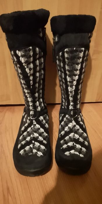 cizme Helly Hansen marimea 40, model special, poze reale