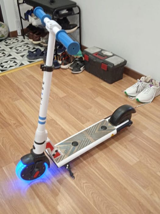 Продам детский электросамокат