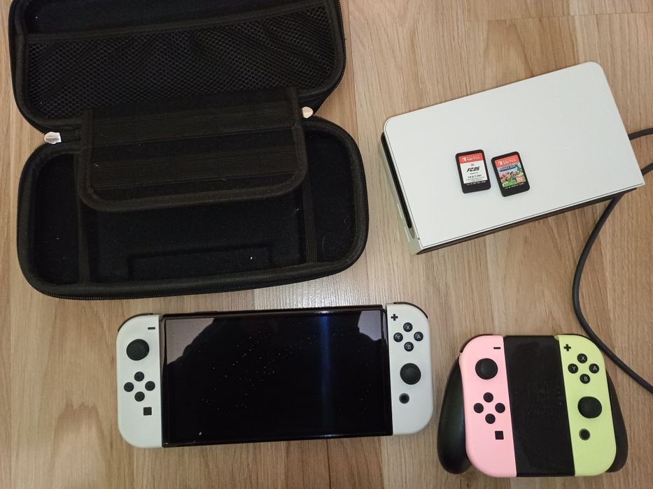 GARANTIE Consola Nintendo switch Oled, 3 jocuri, controler original su