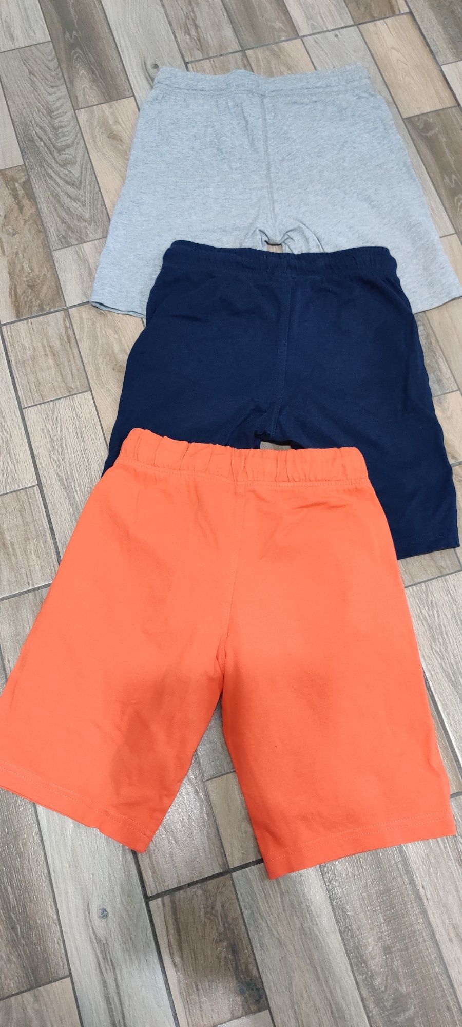 Pantaloni scurți pentru băieți. Pentru vârsta de 6-7 ani. Lot 30 lei