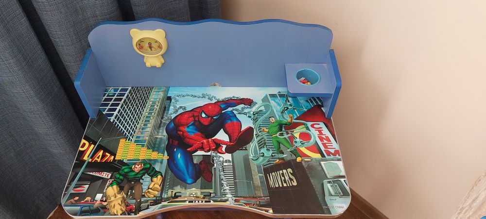 Продаётся детский б/у стол-парта