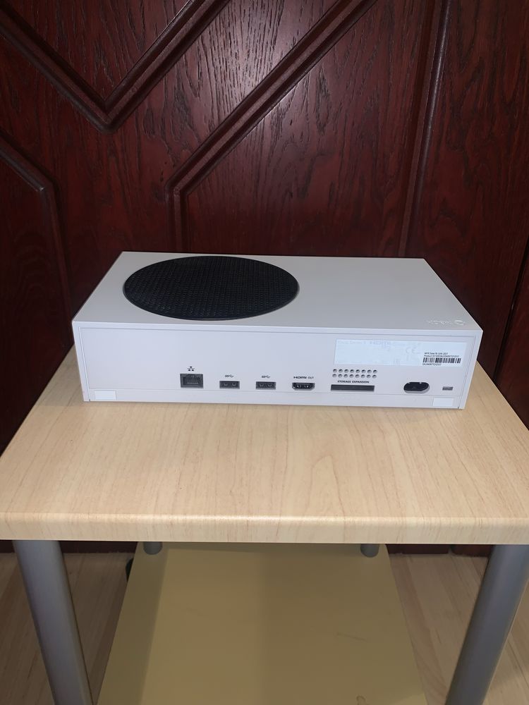Xbox Series S 512 gb – перфектно състояние