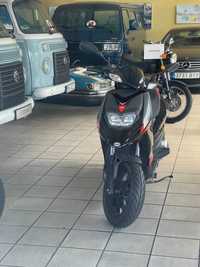 Aprilia SR Motard scuter 125 cc permis A1 sau B