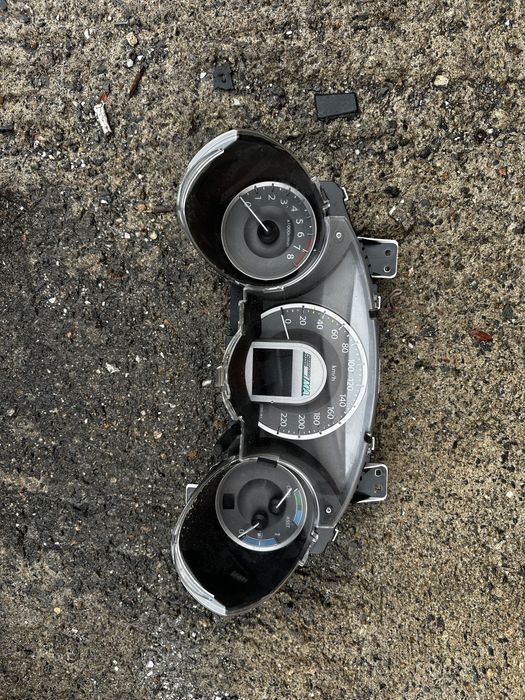 Километраж за Honda Jazz Hybrid 1.3 2008г-2015г