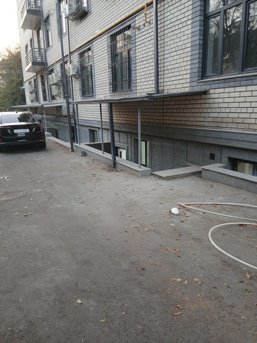 Padval ijaraga beriladi qulay locatsiyada joylashgan