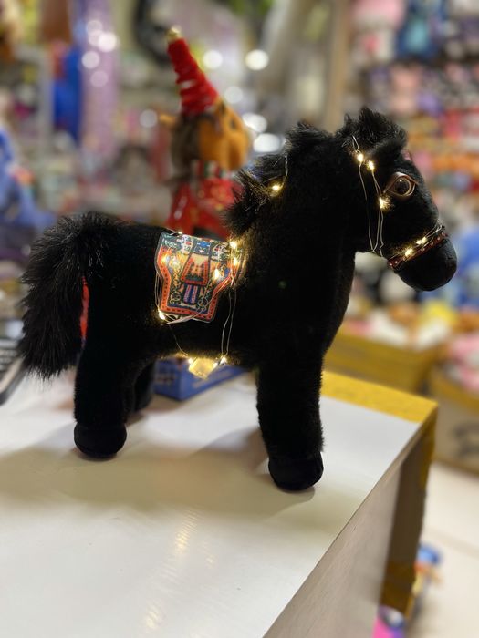 Мягкая игрушка: Плбщевая лошадка с led гирляндой