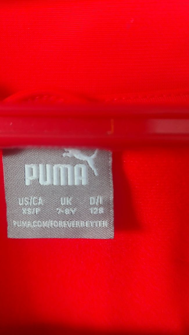 Продавам детски екип Puma