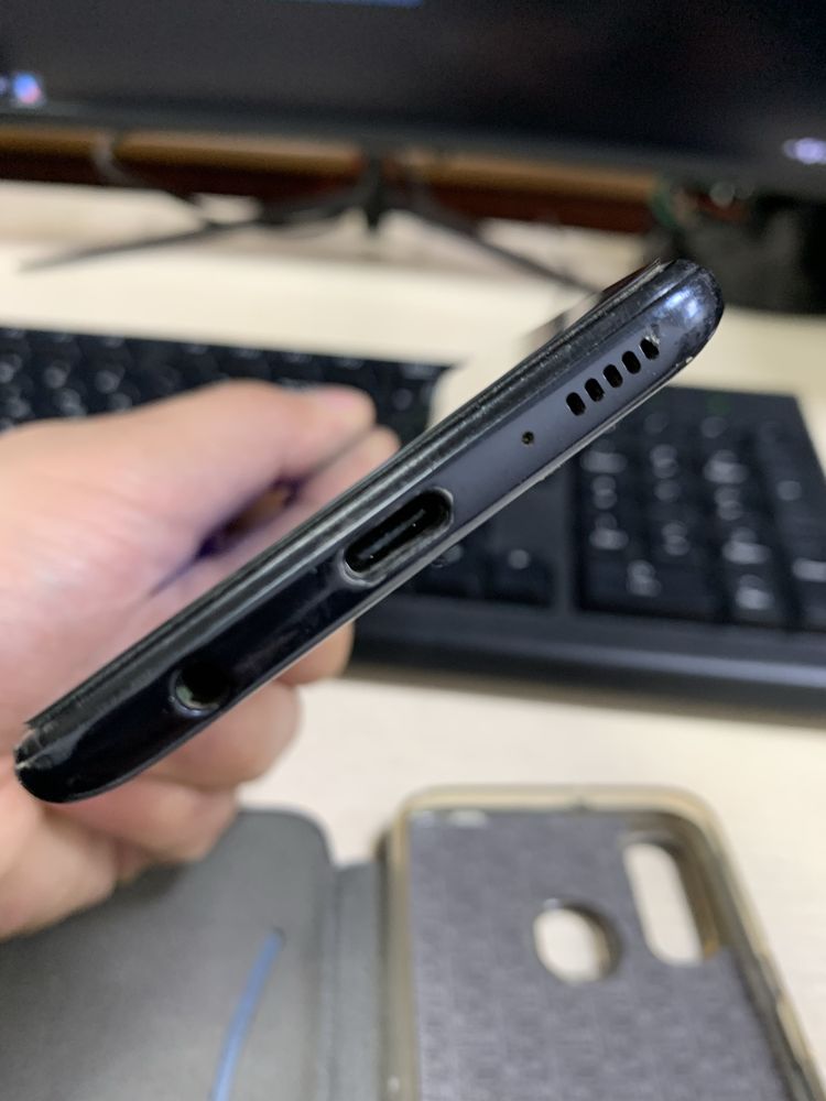 Samsung a 40 4/64gb
