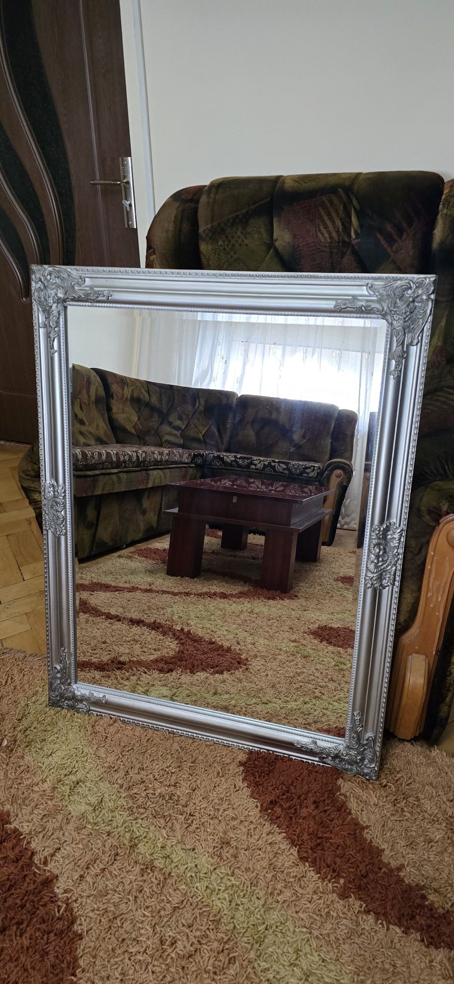 Oglindă perete rama argintie (nu albă), 90x70 cm,