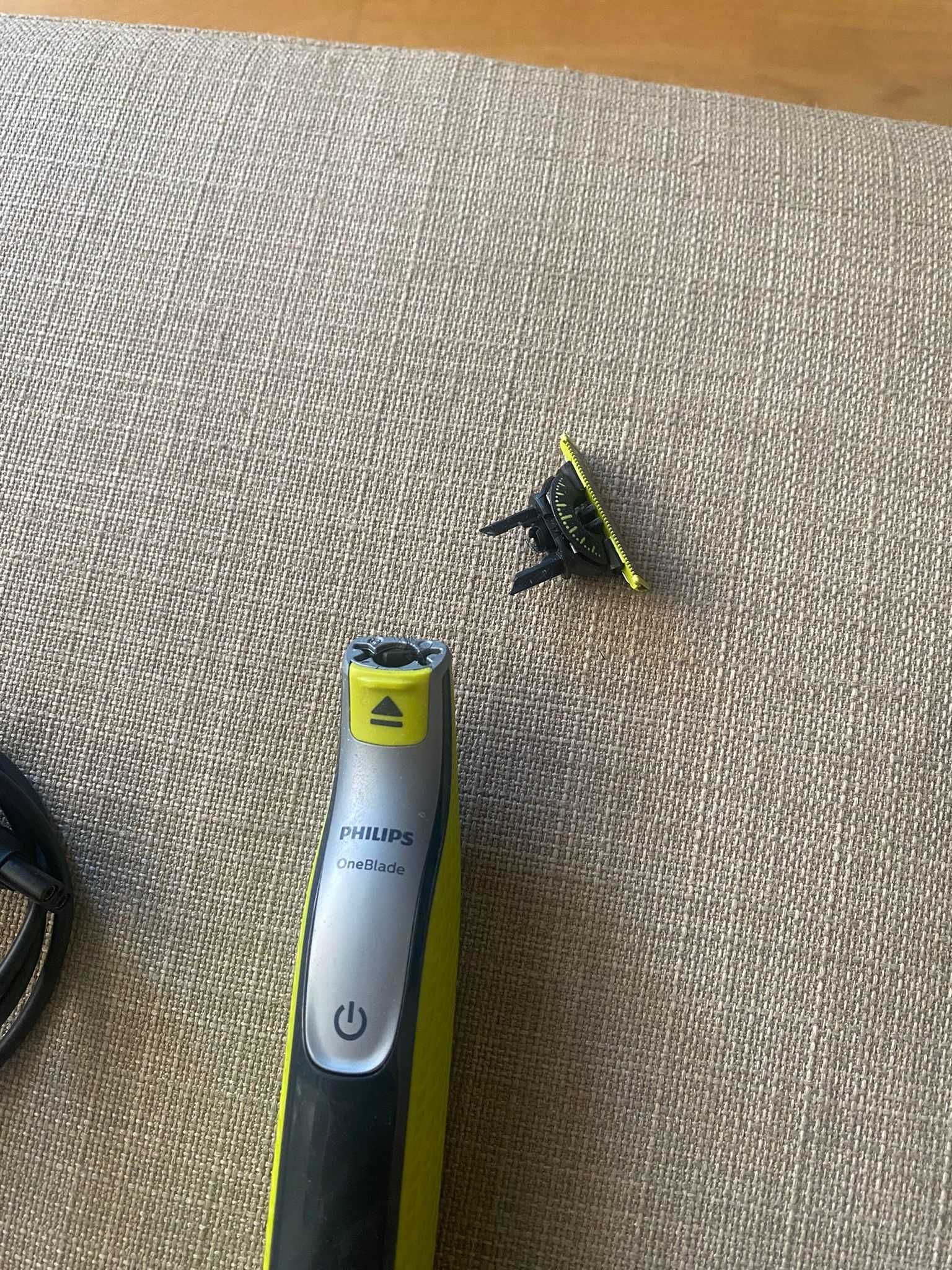 Aparat de barbierit si tuns barba PHILIPS OneBlade 360 QP2734
