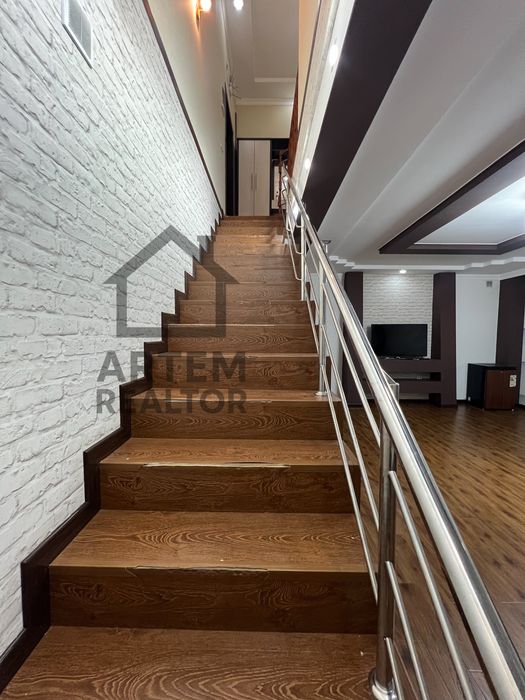 ул.Буюк Ипак Йули 2/1-0/4 85м2 центр Луначарского Новостройка