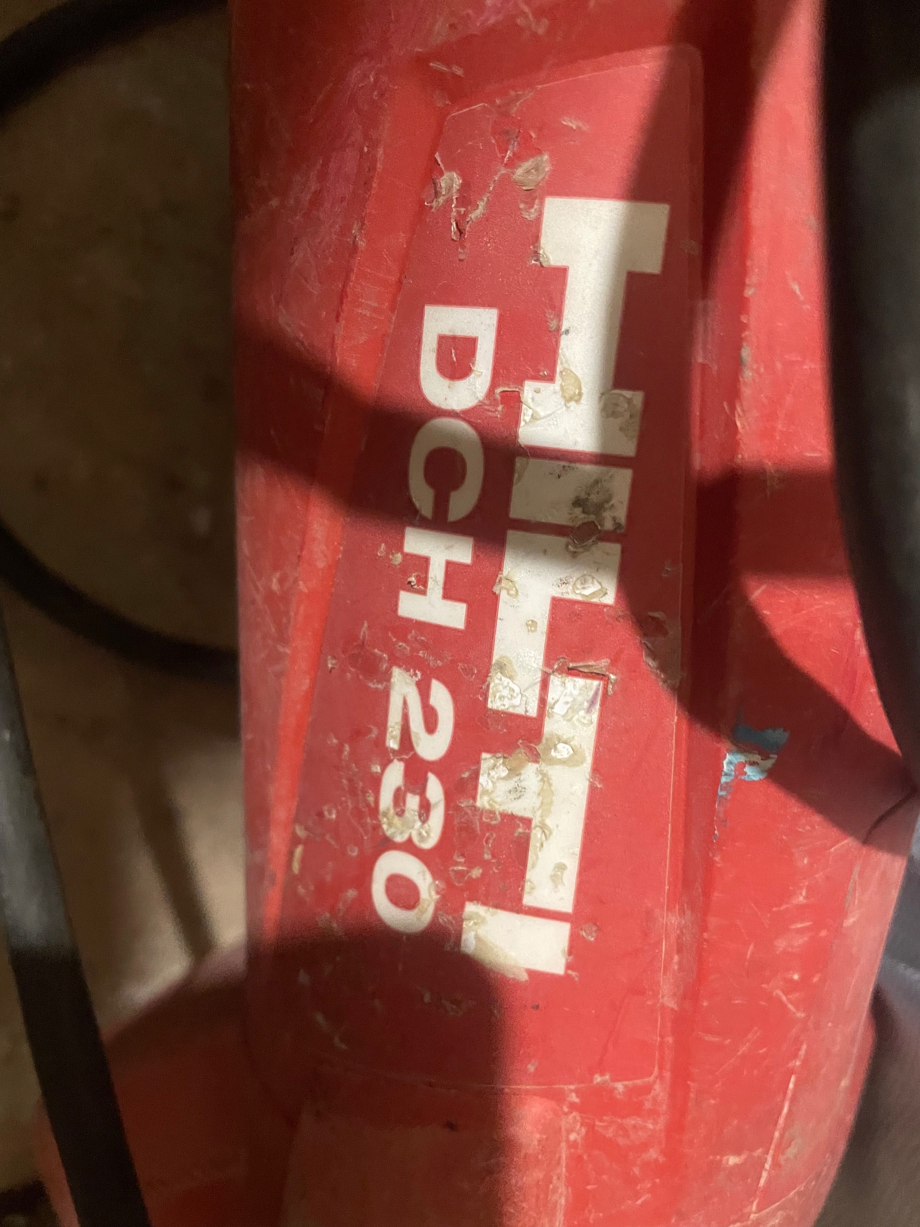 Hilti vc 20-U Пылесос и штроборез Hilti dch 230