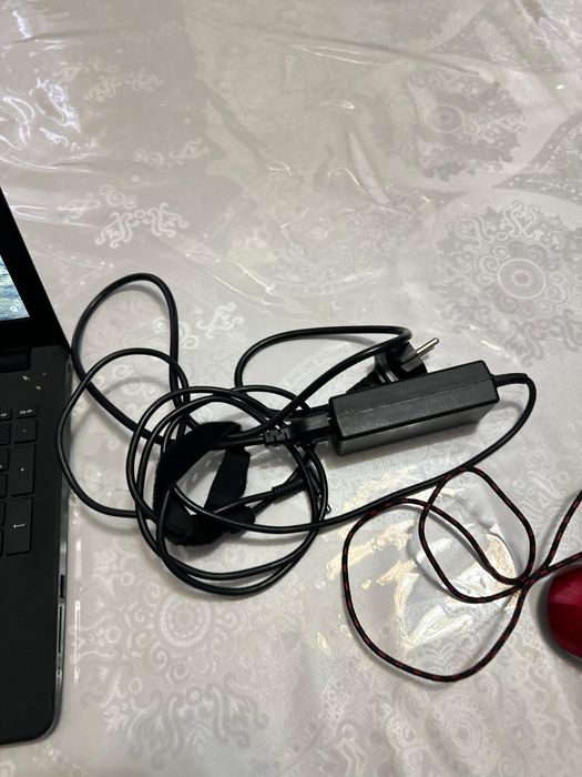 Продаеться ноутбук