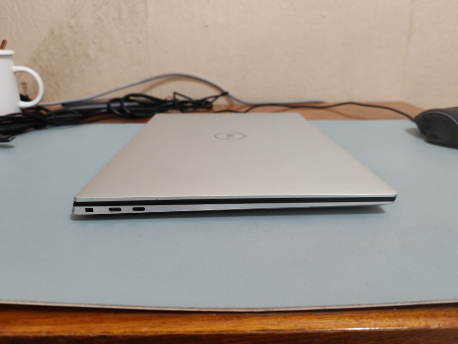 Dell xps 15 9530, cpu i7 13700H, 32 ram, 1 tb rom