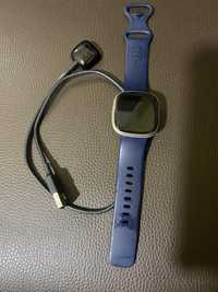 Vand smartwatch Fibit Versa 3