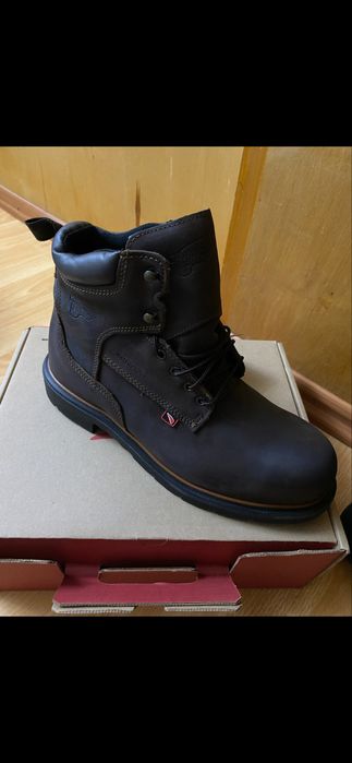 Спецботинка сатылады.