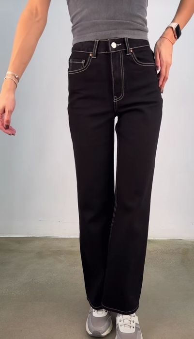 Джинсы с белой строчкой