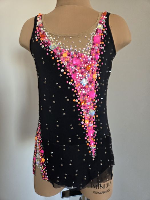 Продаются купальники для худ гимнастики от 6-12 лет