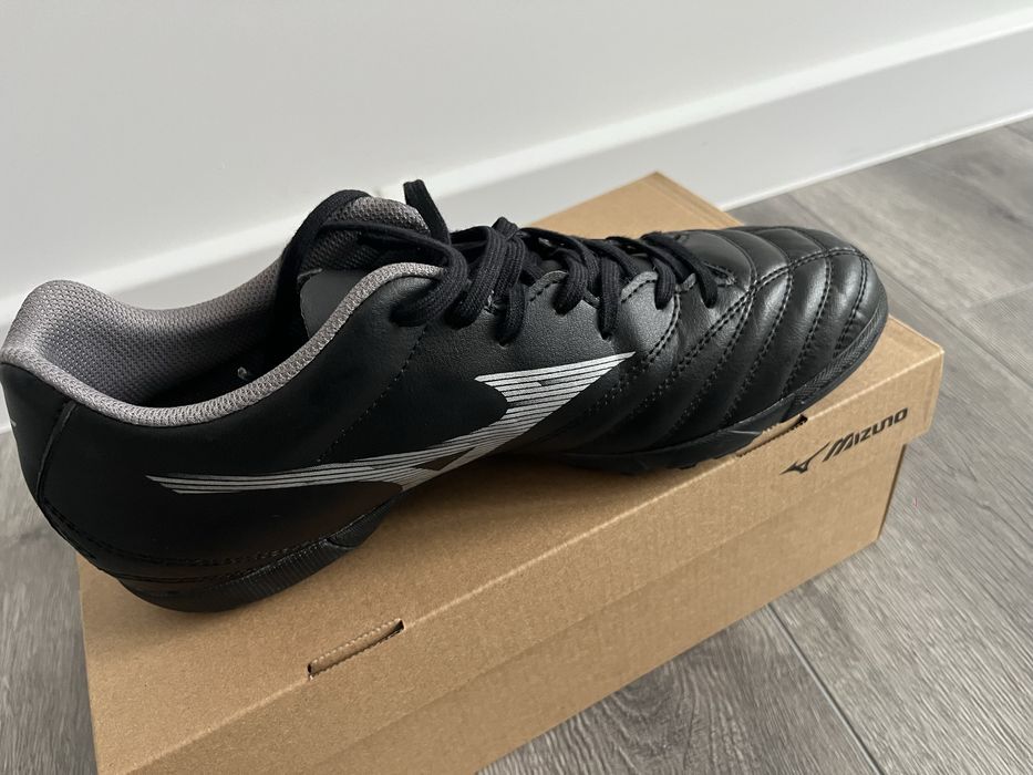 Нови Стоножки MIZUNO 41 Номер