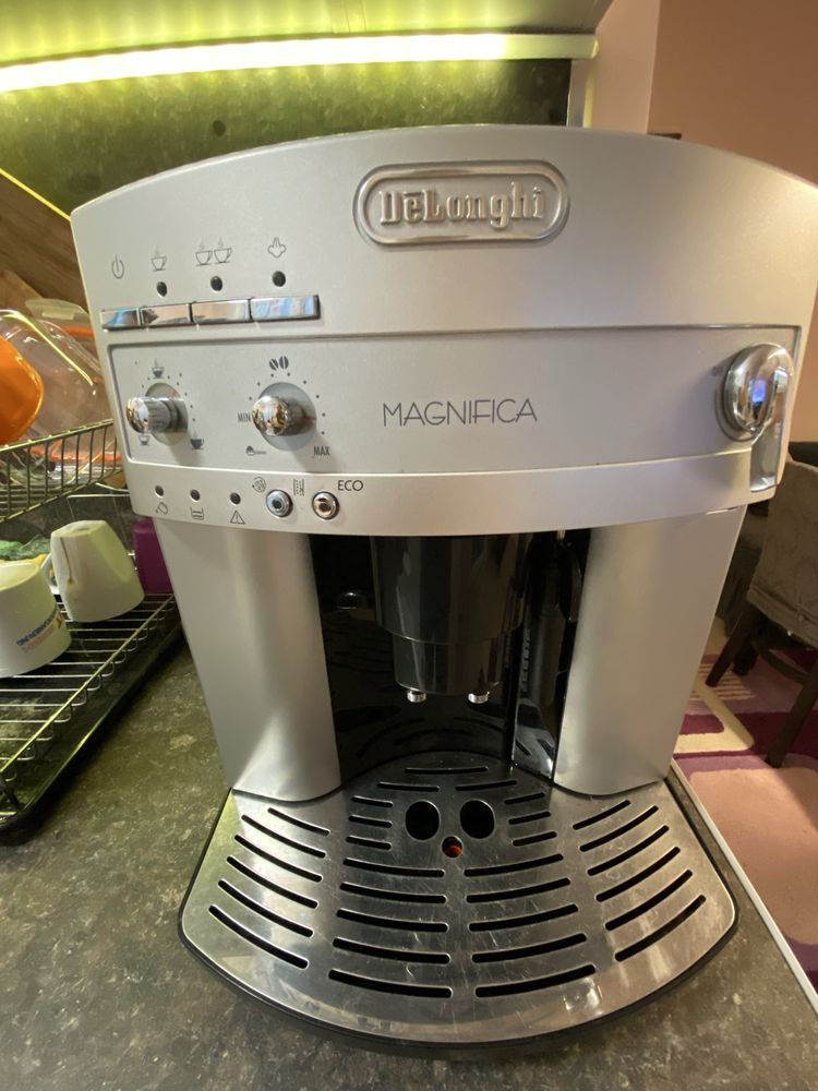 Продавам Кафеавтомат DeLonghi Magnifica