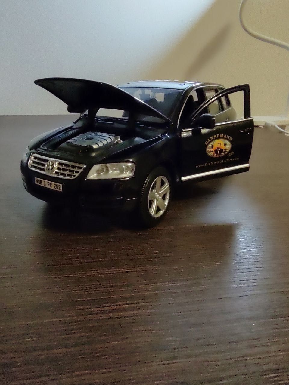 Модел Volkswagen Touareg в мащаб 1:24