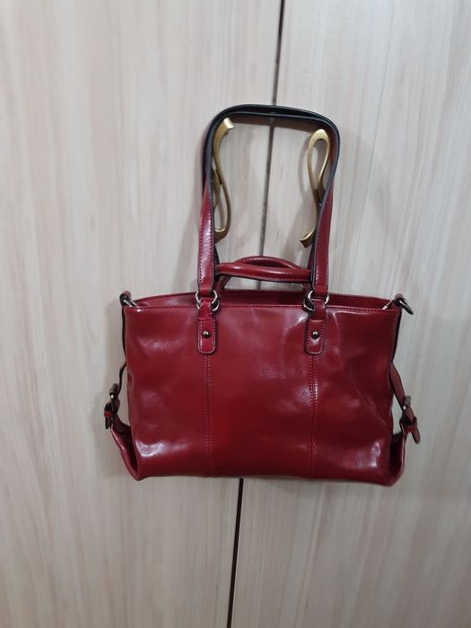 Рокля и чанта цвят бордо