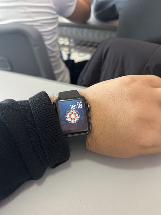 Продам apple watch 3