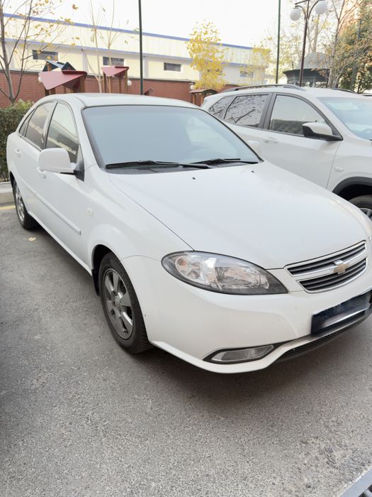 Продаю Chevrolet Gentra 2019 года, 3-позиция.