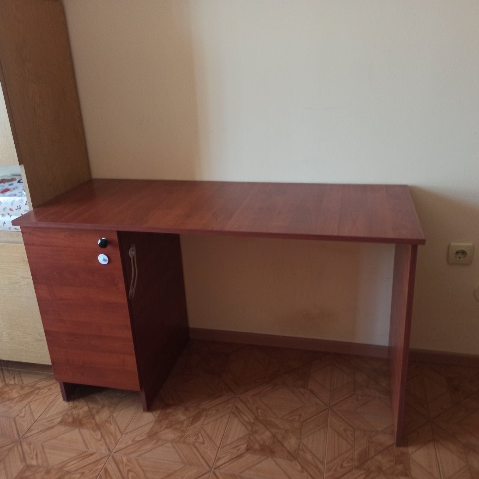 Бюро в много добро състояние