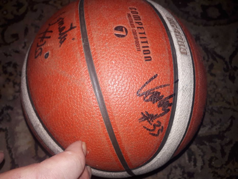 CSO Voluntari Minge Baschet cu autografe Banii merg la un baiat bolnav