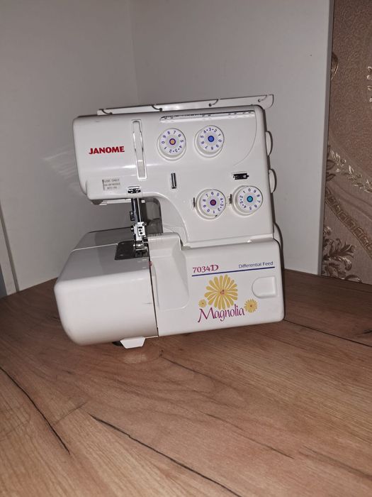 Оберлок Janome тігін машинасы