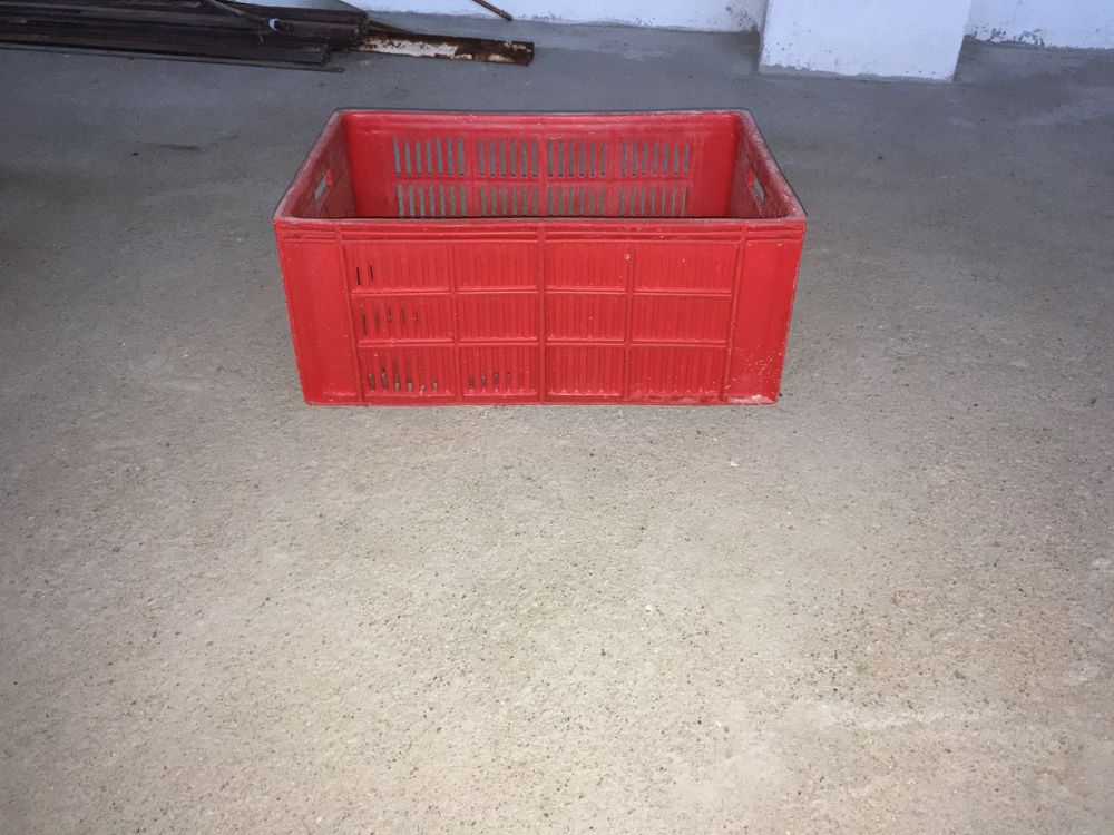 Vand lazi plastic folosite si cuptor Matador de 10 m/2 pe gaz