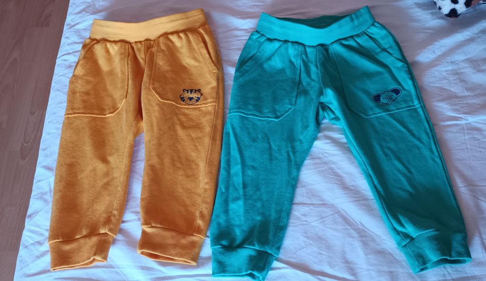 Body cu papion Hm si set de 2 perechi de pantaloni marime 86-92