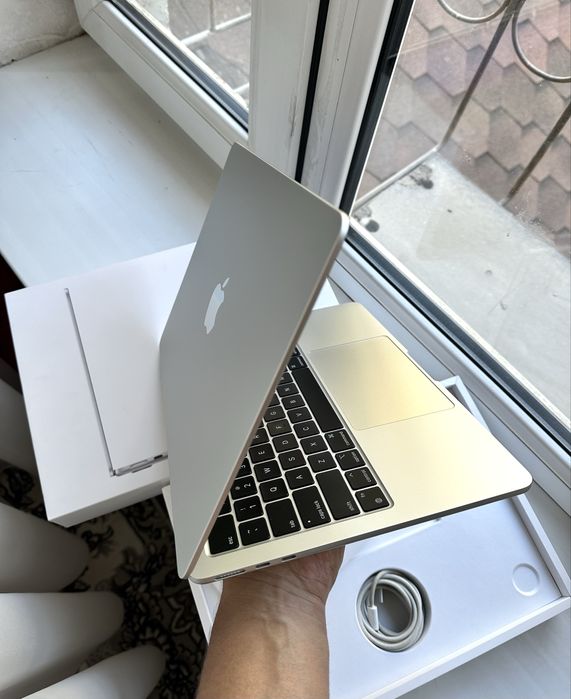 MacBook Air M3 Silver 8/256GB 100%
