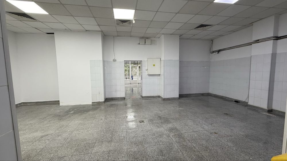 Spatiu comercial de vanzare cu chiriasi