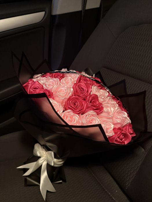 Buchet trandafiri din satin