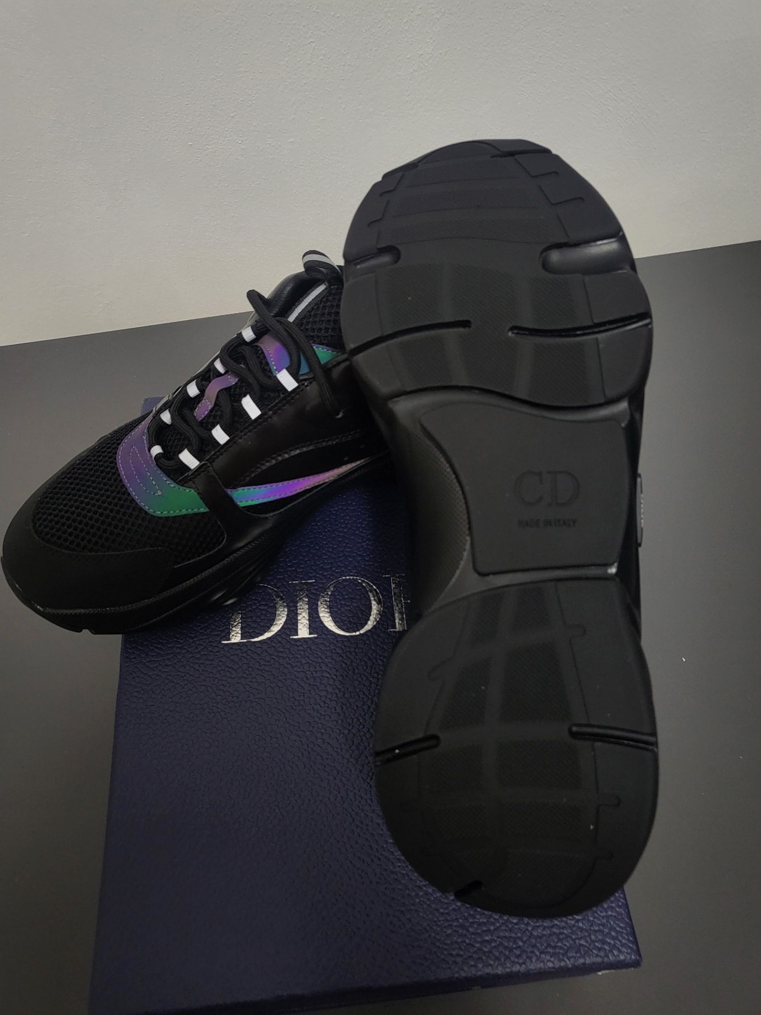 Christian Dior B22