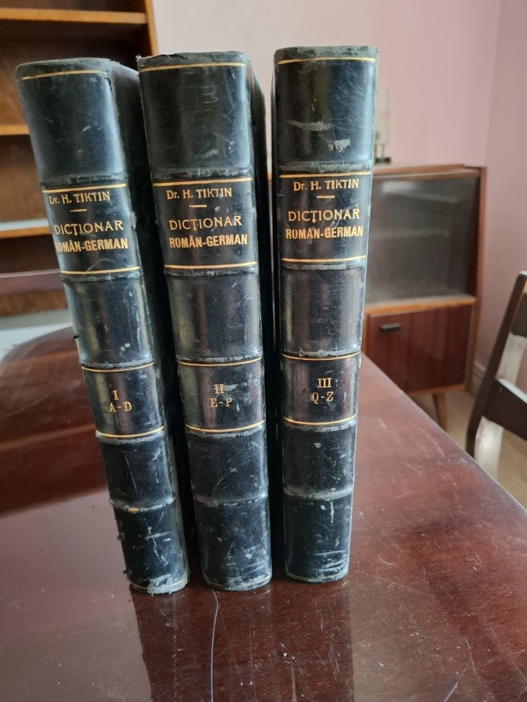 1000 buc cărți de literatura universala, dicționare, romane etc