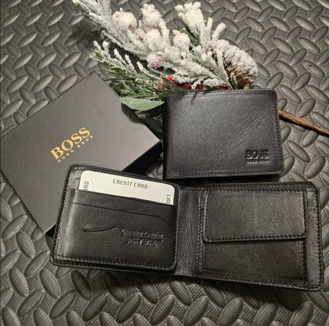 Мъжки портфейли Boss и Armani  естествена кожа,няколко модела - 40 лв.