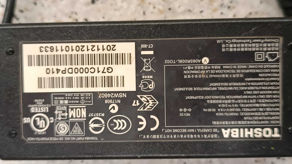 Зарядно за лаптоп 19V 3.42A  букса:5.5x2.5 мощност 65W Charger Toshiba